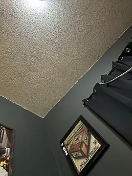 Snapshot of busnfatnutsLildee chatting on 12/15/25, 10:52 busnfatnutsLildee online show from 12/15/25, 10:52