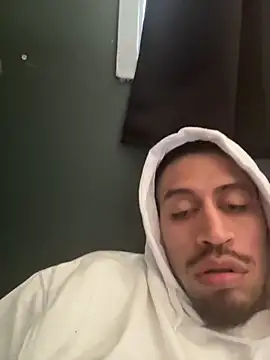 Snapshot of busnfatnutsLildee chatting on 03/03/26, 04:35 busnfatnutsLildee online show from 03/03/26, 04:35