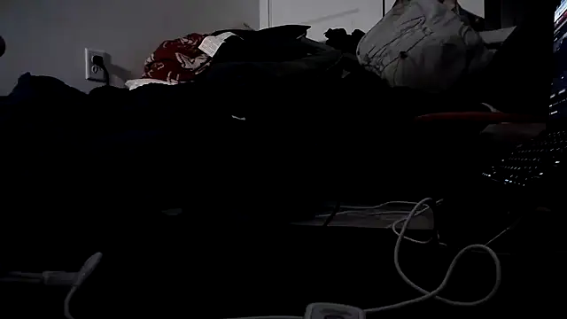 Snapshot of jasoncali305 chatting on 10/21/25, 08:15 jasoncali305 online show from 10/21/25, 08:15