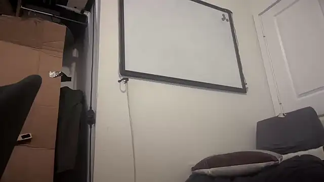 Snapshot of jasoncali305 chatting on 10/24/25, 10:50 jasoncali305 online show from 10/24/25, 10:50