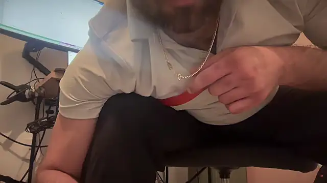 Snapshot of jasoncali305 chatting on 10/25/25, 02:56 jasoncali305 online show from 10/25/25, 02:56