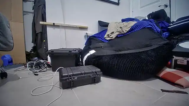 Snapshot of jasoncali305 chatting on 11/02/25, 03:20 jasoncali305 online show from 11/02/25, 03:20