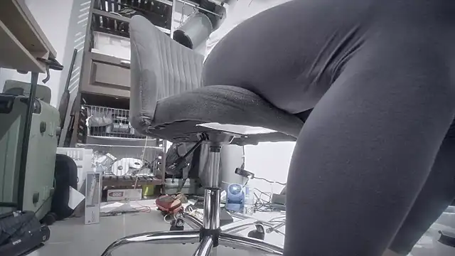 Snapshot of jasoncali305 chatting on 11/08/25, 09:42 jasoncali305 online show from 11/08/25, 09:42