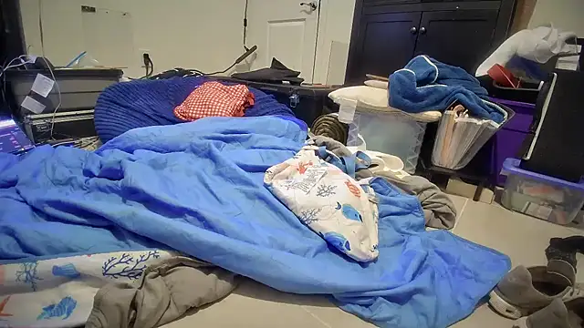 Snapshot of jasoncali305 chatting on 11/29/25, 09:45 jasoncali305 online show from 11/29/25, 09:45