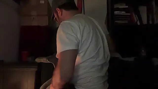 jasoncali305 online show from 04/18/26, 09:02