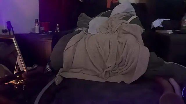 jasoncali305 online show from 04/19/26, 03:55