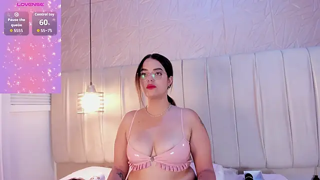 hannahst  online show from 11/07/25, 08:09