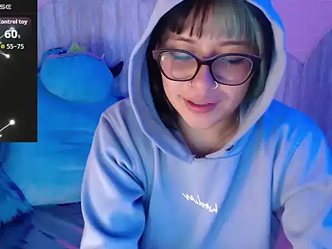 Snapshot of nicte_t_ chatting on 09/23/25, 08:56 nicte t  online show from 09/23/25, 08:56