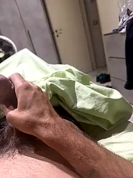 Snapshot of alexbergo87 chatting on 09/23/25, 08:34 alexbergo87 online show from 09/23/25, 08:34