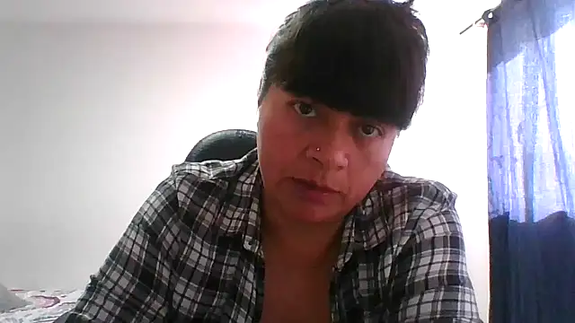 adri89-g online show from 02/05/26, 02:11