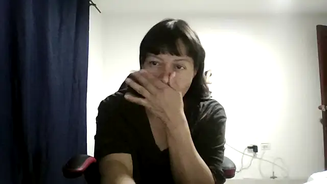 Snapshot of adri89-g chatting on 06/19/26, 04:06 adri89-g online show from 06/19/26, 04:06