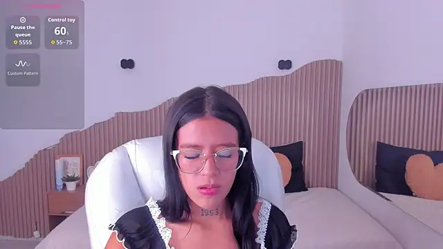 Snapshot of Iris8_ chatting on 06/09/26, 08:20 Iris8 online show from 06/09/26, 08:20