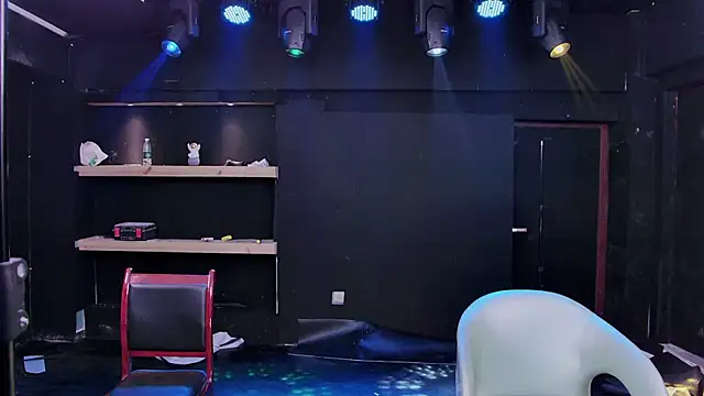 Snapshot of CQCSZ chatting on 10/11/25, 12:58 CQCSZ online show from 10/11/25, 12:58