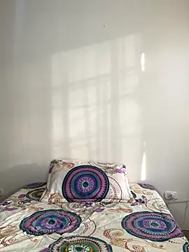 Michelle Narvaez online show from 09/19/25, 10:21