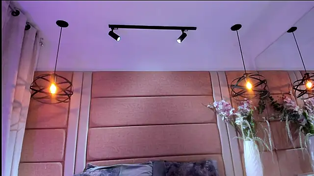 AishaValcazar online show from 04/23/26, 03:30