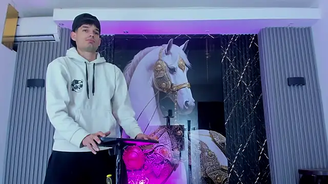 Snapshot of Iam_Steven chatting on 11/23/25, 11:43 Iam Steven online show from 11/23/25, 11:43