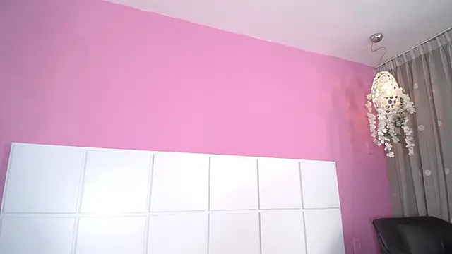 Aliciabloom online show from 09/24/25, 12:41