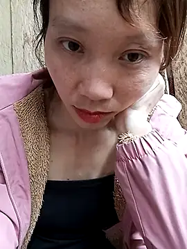 bonnie-00 online show from 10/29/25, 04:15