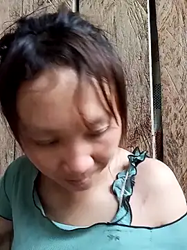 bonnie-00 online show from 04/18/26, 10:08