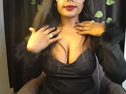 Naughtyy stripgirl online show from 11/12/25, 01:33