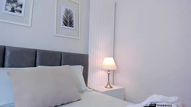 Snapshot of cherry_skinny_ chatting on 11/26/25, 03:51 cherry skinny online show from 11/26/25, 03:51