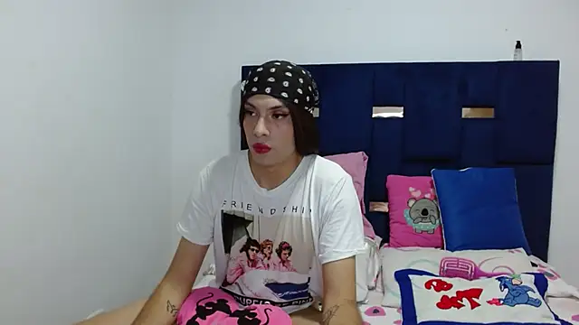 PinkLuna LolaBloom online show from 05/03/26, 03:23