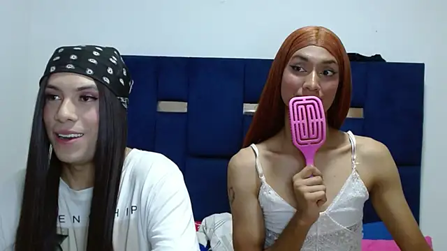 Snapshot of PinkLuna_LolaBloom chatting on 05/15/26, 11:23 PinkLuna LolaBloom online show from 05/15/26, 11:23