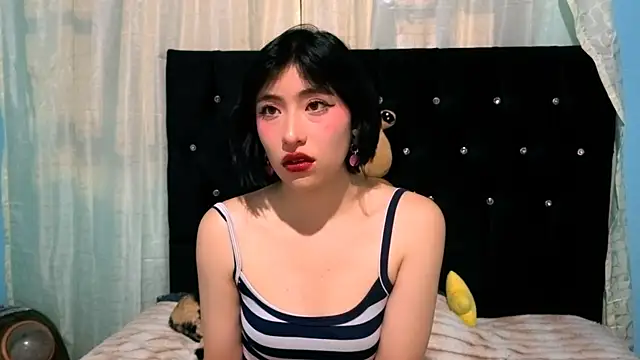 Sullyoonn online show from 11/26/25, 12:22