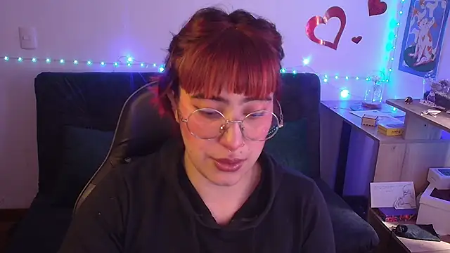 Miacatsito3 online show from 04/23/26, 08:11