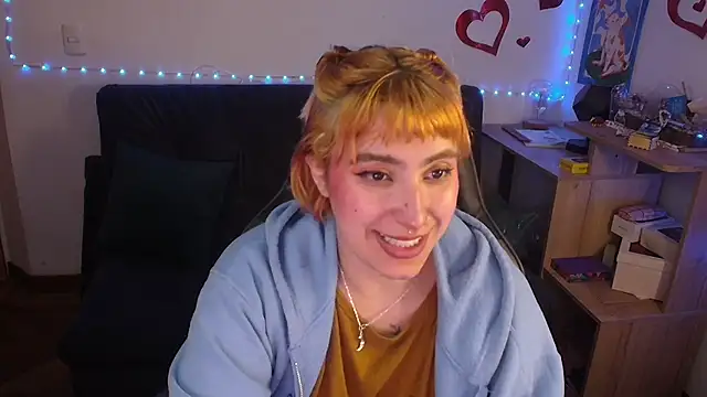 Miacatsito3 online show from 06/17/26, 02:36