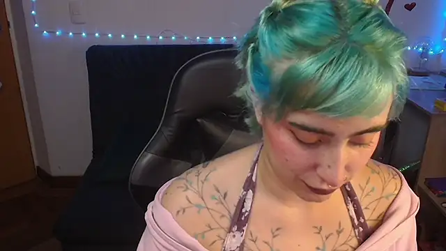 Miacatsito3 online show from 07/01/26, 12:01