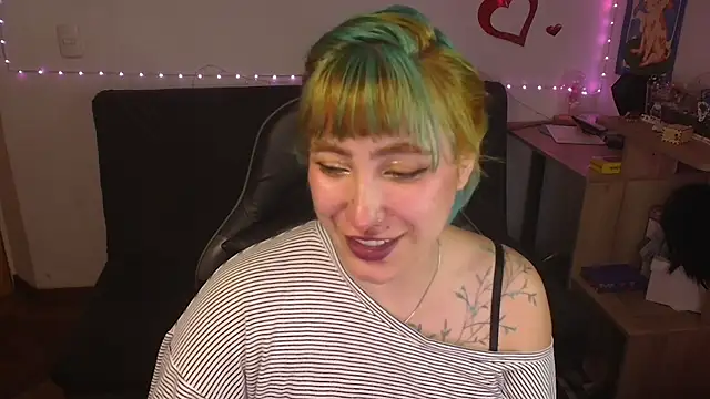 Miacatsito3 online show from 07/09/26, 11:42