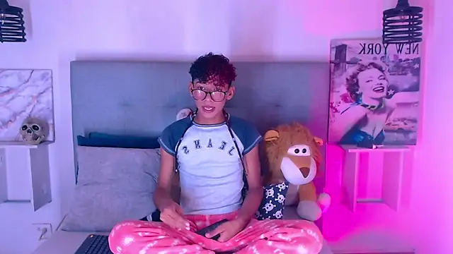 Billie Turner  online show from 11/05/25, 04:34