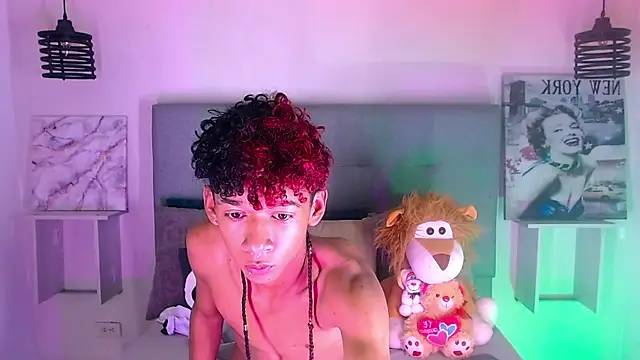 Billie Turner  online show from 11/09/25, 03:16