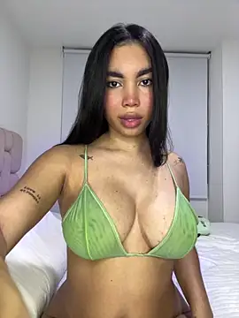 karolaalcendra online show from 04/17/26, 02:58