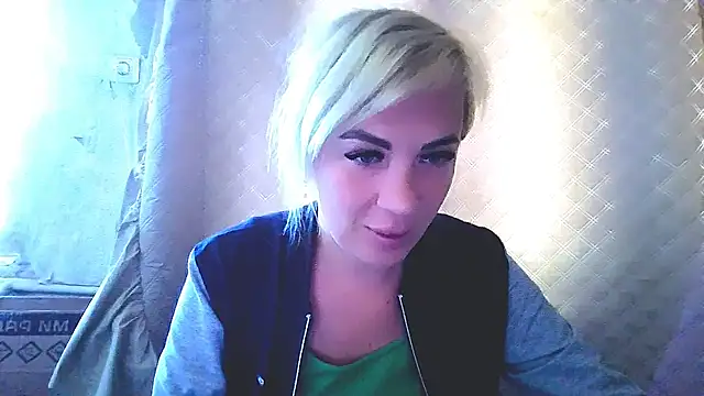 Snapshot of EmmaCat_ chatting on 09/14/25, 09:52 EmmaCat online show from 09/14/25, 09:52