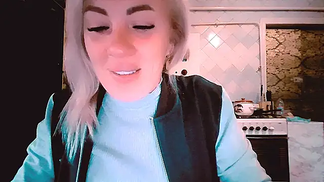 Snapshot of EmmaCat_ chatting on 09/26/25, 08:40 EmmaCat online show from 09/26/25, 08:40