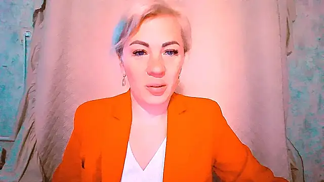 Snapshot of EmmaCat_ chatting on 09/28/25, 04:51 EmmaCat online show from 09/28/25, 04:51