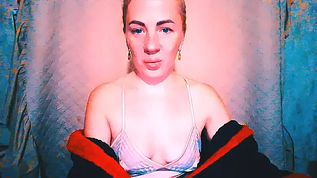 Snapshot of EmmaCat_ chatting on 10/02/25, 05:09 EmmaCat online show from 10/02/25, 05:09