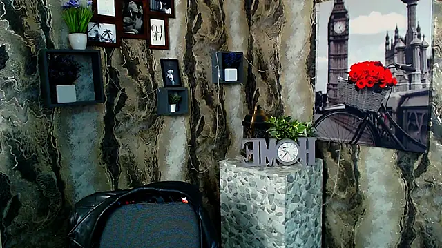 Snapshot of EmmaCat_ chatting on 10/09/25, 05:05 EmmaCat online show from 10/09/25, 05:05