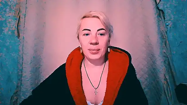 Snapshot of EmmaCat_ chatting on 10/18/25, 05:10 EmmaCat online show from 10/18/25, 05:10