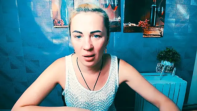 Snapshot of EmmaCat_ chatting on 10/30/25, 07:21 EmmaCat online show from 10/30/25, 07:21