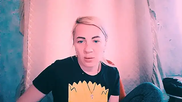 Snapshot of EmmaCat_ chatting on 10/31/25, 09:32 EmmaCat online show from 10/31/25, 09:32