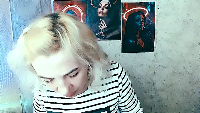 Snapshot of EmmaCat_ chatting on 11/01/25, 07:32 EmmaCat online show from 11/01/25, 07:32