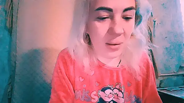 Snapshot of EmmaCat_ chatting on 11/02/25, 05:54 EmmaCat online show from 11/02/25, 05:54