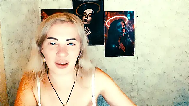 Snapshot of EmmaCat_ chatting on 11/10/25, 06:18 EmmaCat online show from 11/10/25, 06:18