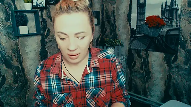 EmmaCat  online show from 12/20/25, 06:53