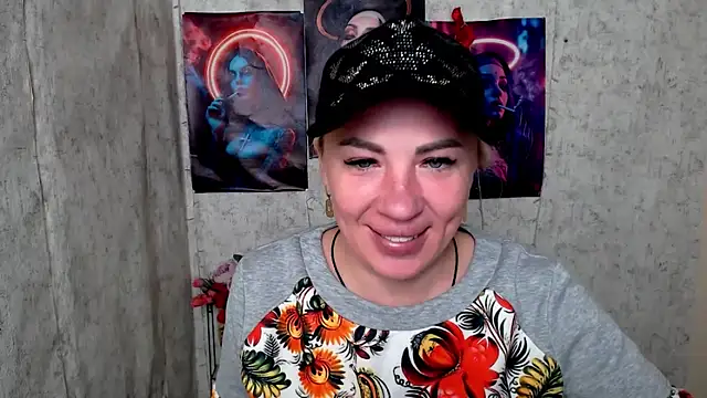 EmmaCat  online show from 04/11/26, 04:50