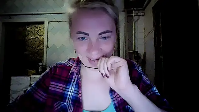 EmmaCat  online show from 04/15/26, 05:14