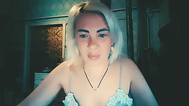 EmmaCat  online show from 04/24/26, 03:42